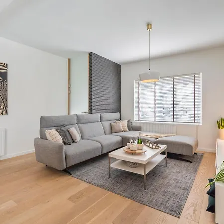 Dom wakacyjny Sersea - Spacious House In With Garage Ostenda