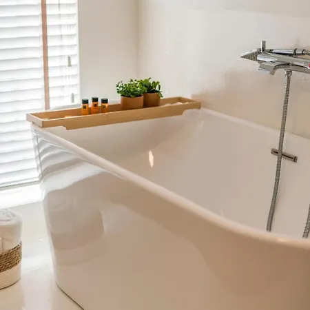 Sersea - Spacious House In With Garage Ostenda