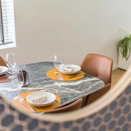 Sersea - Spacious House In With Garage Dom wakacyjny *