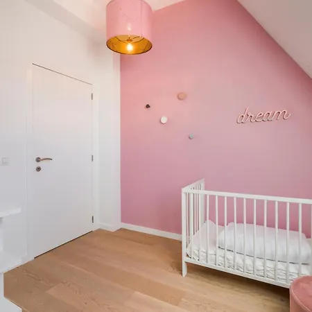 Sersea - Spacious House In With Garage Dom wakacyjny Ostenda