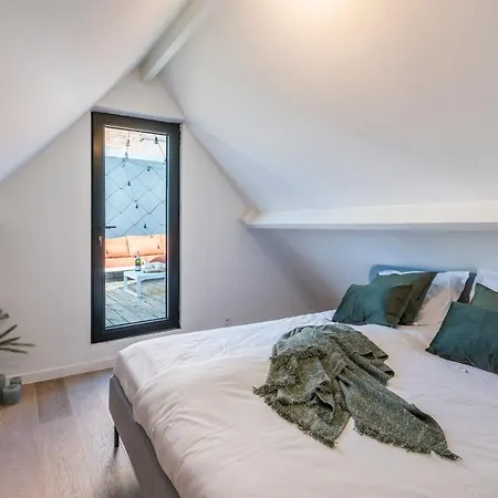 Sersea - Spacious House In With Garage Ostenda