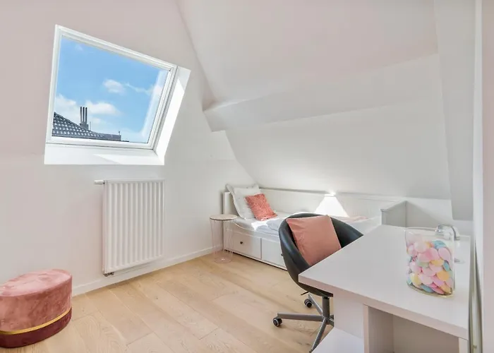 Hébergement de vacances Sersea - Spacious House In With Garage *