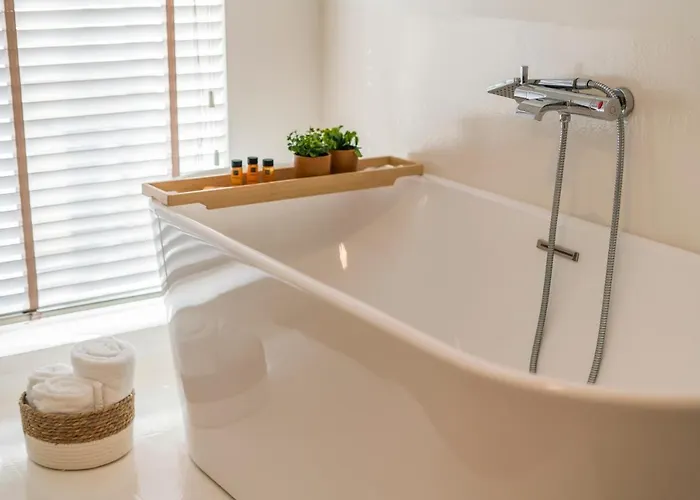 Sersea - Spacious House In With Garage Ostende