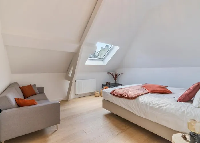 Sersea - Spacious House In With Garage *