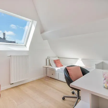 Feriehus Sersea - Spacious House In With Garage *